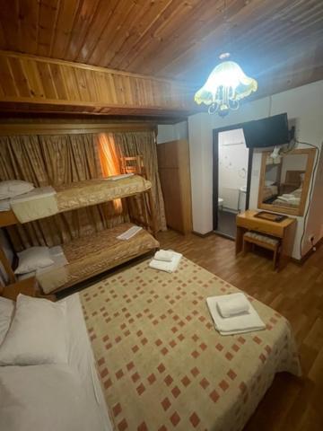 Mountain Rose Hotel & Restaurant Педулас Екстер'єр фото